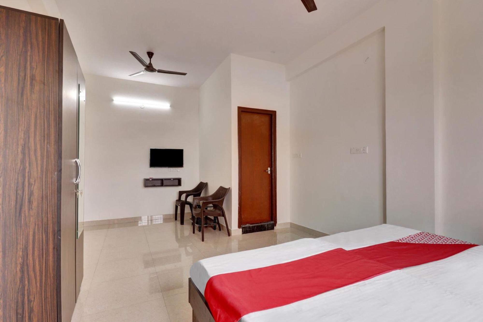 Hotel Millennium Comfort Bangalore Exterior foto